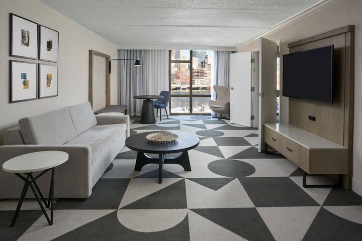 Room 16 of 60