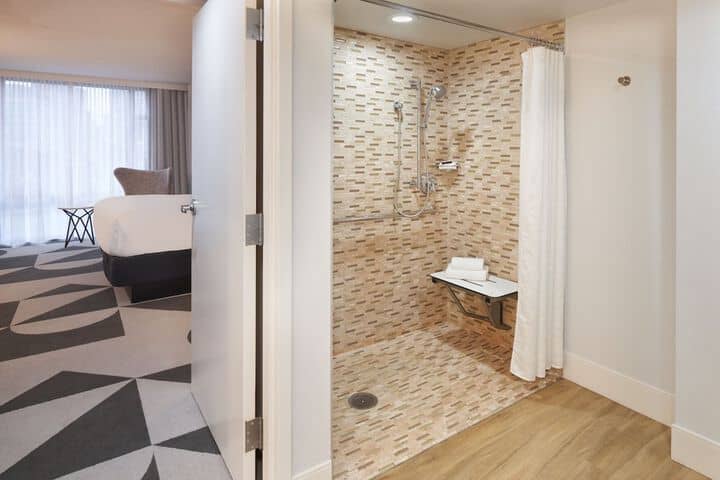 Room 15 of 60